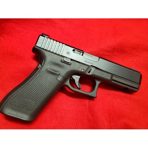 Glock 17 Gen5 with Night Sights (Demo gun)